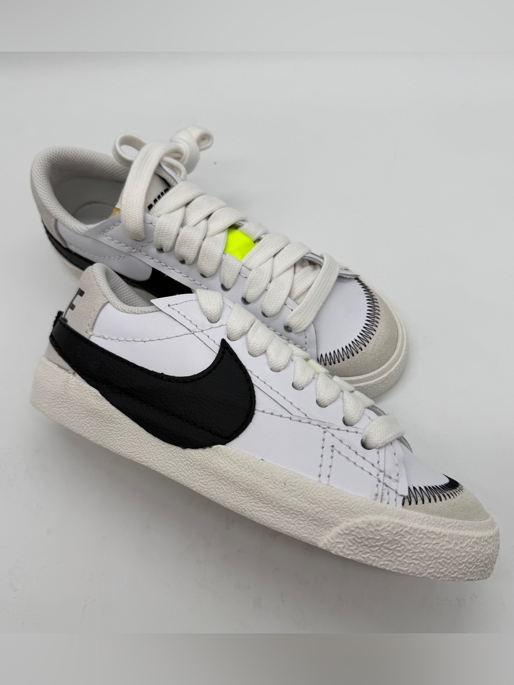 Size 6.5 Womens Nike Blazer Low ‘77 Jumbo Swoosh Shoes. No Lid Box DQ1470-101